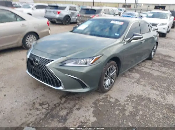 58AEA1C16RU050540 2024 LEXUS ES - Image 2