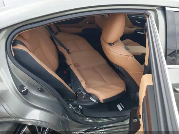 58AEA1C16RU050540 2024 LEXUS ES - Image 8