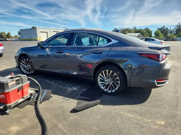 58AEA1C16SU059003 2025 LEXUS ES - Image 2