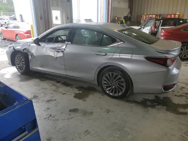 58AEA1C16SU060264 2025 LEXUS ES - Image 2