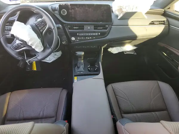58AEA1C16SU063925 2025 LEXUS ES - Image 8