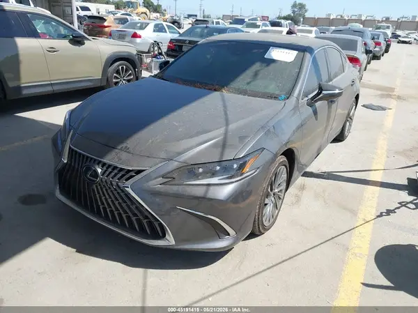58AEA1C16SU068915 2025 LEXUS ES - Image 2