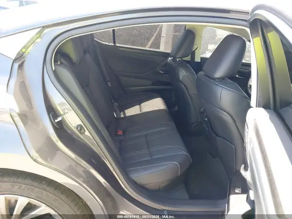 58AEA1C16SU068915 2025 LEXUS ES - Image 8