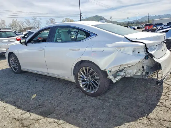 58AEA1C16SU076447 2025 LEXUS ES - Image 2