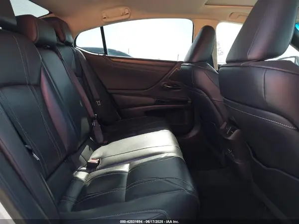 58AEA1C17NU018917 2022 LEXUS ES - Image 8