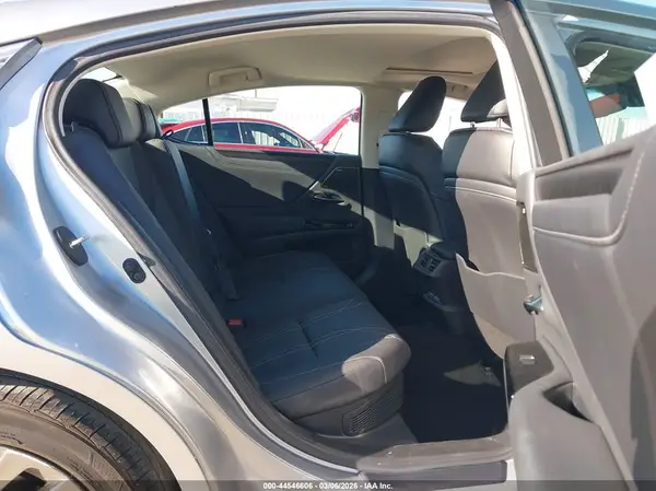 58AEA1C17RU045606 2024 LEXUS ES - Image 8
