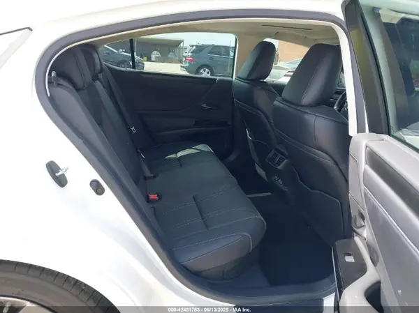 58AEA1C17RU050563 2024 LEXUS ES - Image 8
