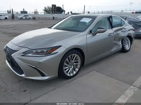 58AEA1C18MU002059 2021 LEXUS ES - Image 2