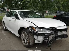 58AEA1C18NU015136 2022 LEXUS ES