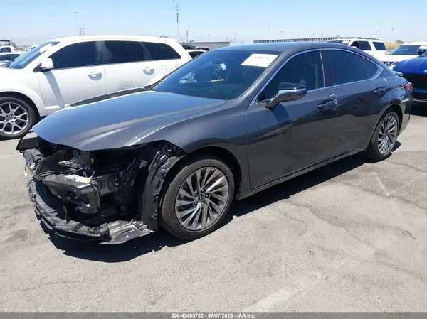 58AEA1C18SU069290 2025 LEXUS ES - Image 2