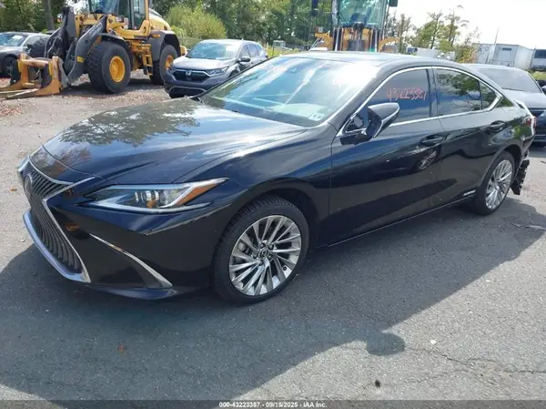 58AEA1C19MU001017 2021 LEXUS ES - Image 2