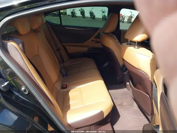 58AEA1C19MU001017 2021 LEXUS ES - Image 8