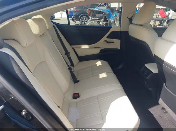 58AEA1C1XNU025697 2022 LEXUS ES - Image 8