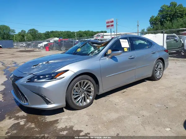 58AEA1C1XPU030613 2023 LEXUS ES - Image 2