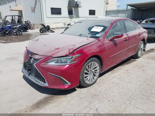 58AEZ1B10LU078464 2020 LEXUS ES - Image 2