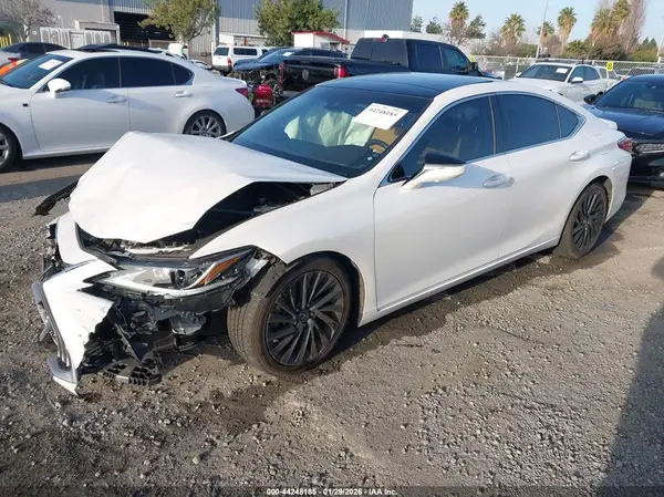 58AEZ1B10MU085870 2021 LEXUS ES - Image 2