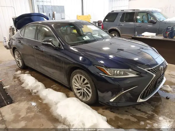 58AEZ1B10NU132056 2022 LEXUS ES - Image 1