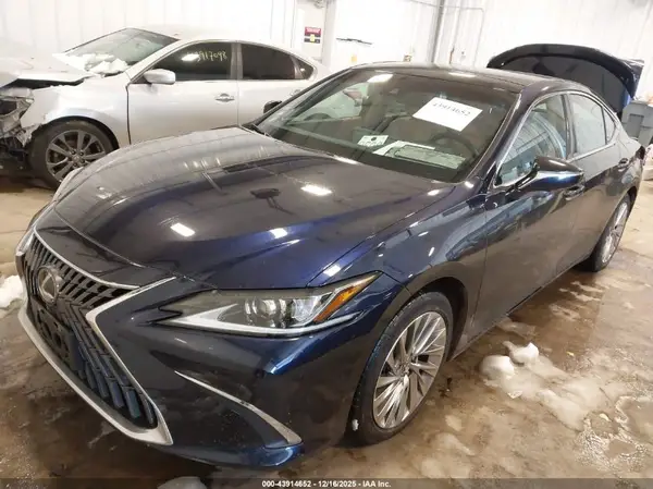 58AEZ1B10NU132056 2022 LEXUS ES - Image 2