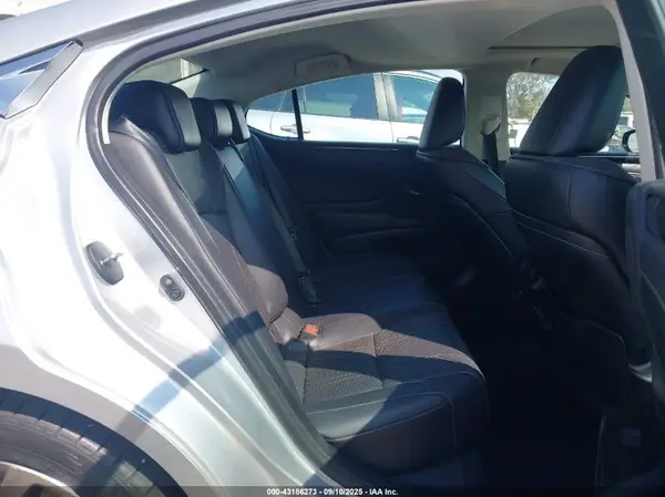 58AEZ1B11LU054626 2020 LEXUS ES - Image 8