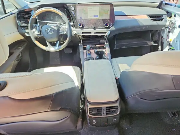 58AEZ1B12SU185384 2025 LEXUS ES - Image 8