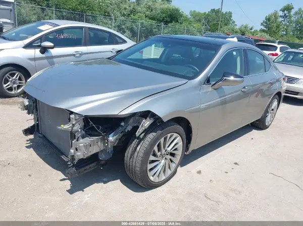 58AEZ1B13LU074652 2020 LEXUS ES - Image 2