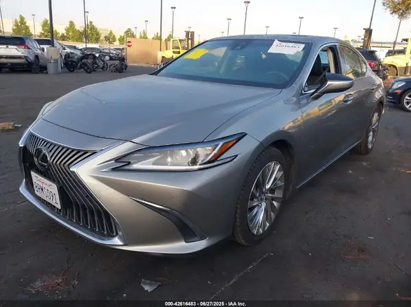 58AEZ1B14LU054653 2020 LEXUS ES - Image 2