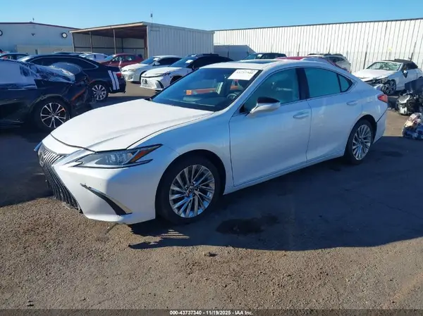 58AEZ1B14LU056306 2020 LEXUS ES - Image 2