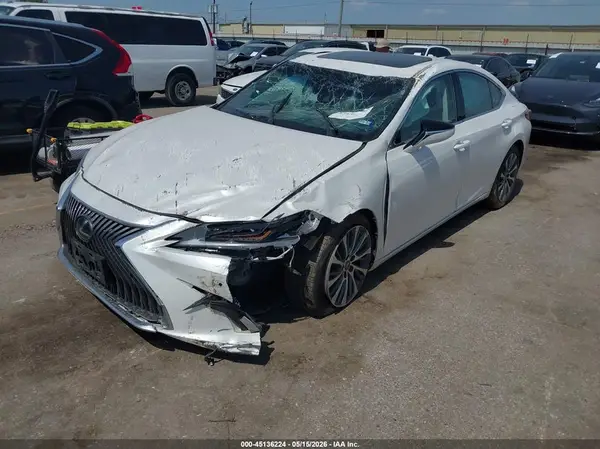 58AEZ1B14LU073493 2020 LEXUS ES - Image 2