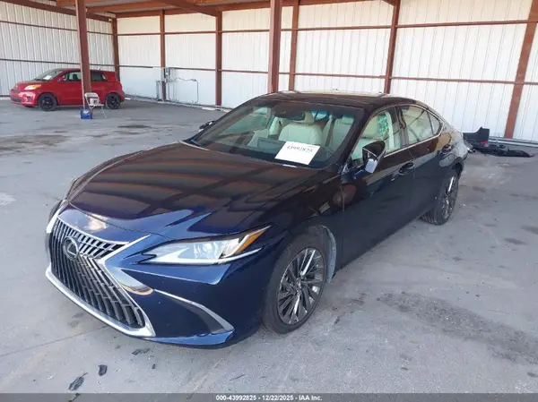 58AEZ1B14RU170685 2024 LEXUS ES - Image 2