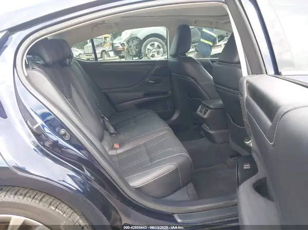 58AEZ1B15NU120839 2022 LEXUS ES - Image 8