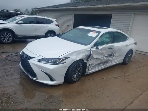 58AEZ1B15RU163115 2024 LEXUS ES - Image 2