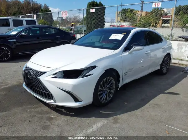 58AEZ1B15RU175250 2024 LEXUS ES - Image 2