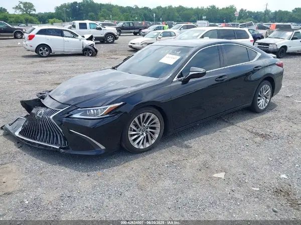 58AEZ1B16LU068960 2020 LEXUS ES - Image 2