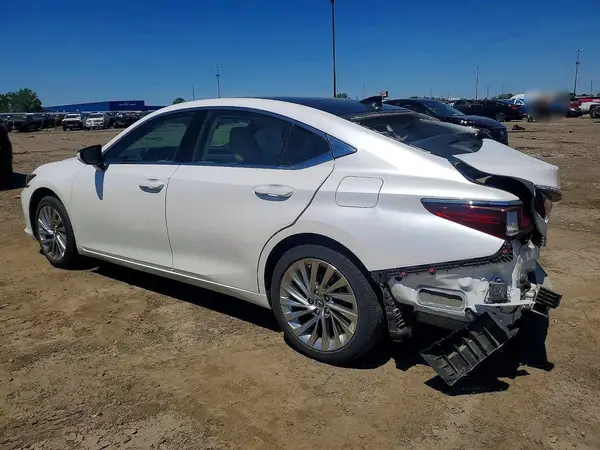 58AEZ1B16LU078176 2020 LEXUS ES - Image 2