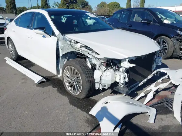 58AEZ1B16NU132160 2022 LEXUS ES - Image 1