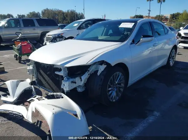 58AEZ1B16NU132160 2022 LEXUS ES - Image 2