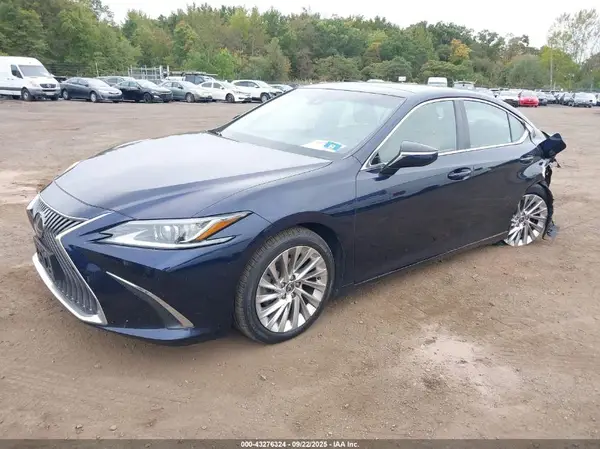 58AEZ1B17LU068319 2020 LEXUS ES - Image 2