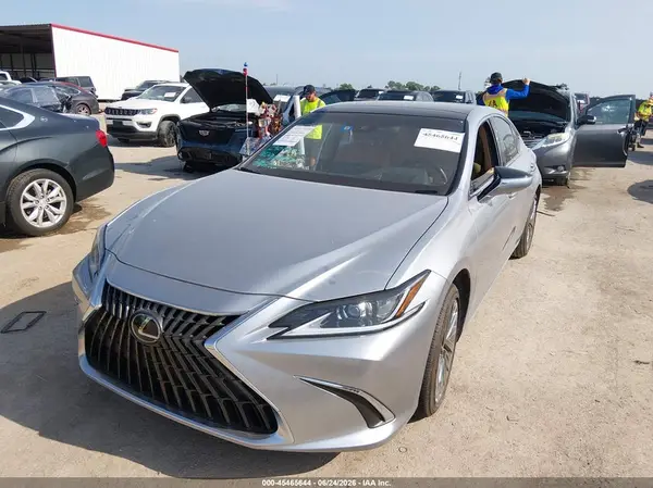 58AEZ1B17RU183771 2024 LEXUS ES - Image 2