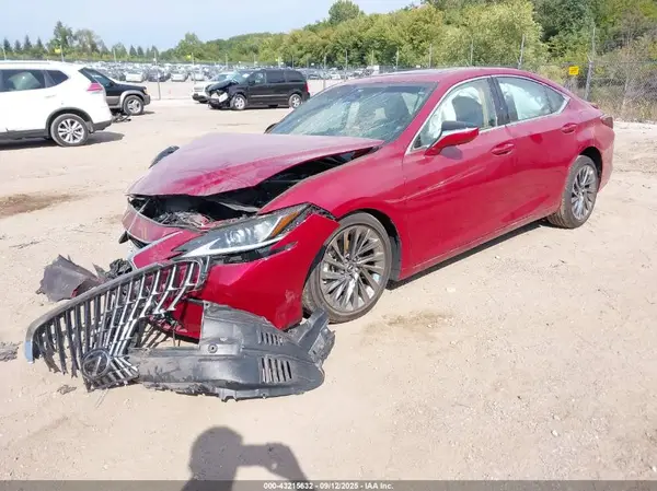 58AEZ1B18RU183990 2024 LEXUS ES - Image 2