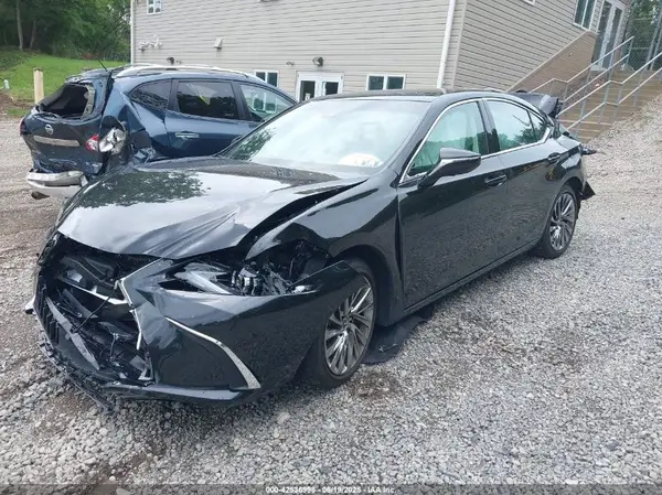 58AEZ1B18SU191318 2025 LEXUS ES - Image 2