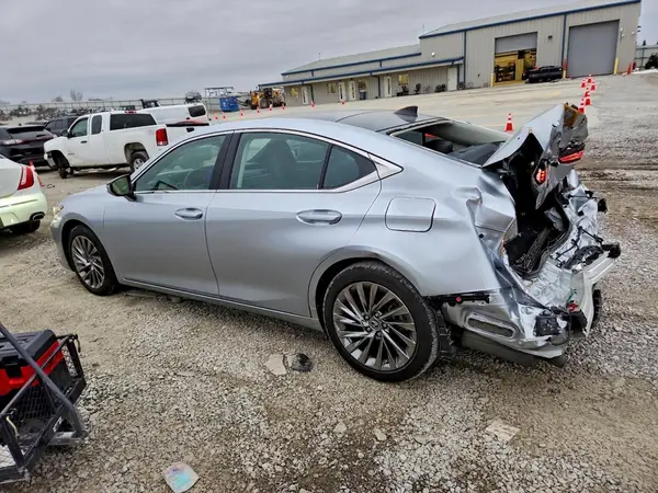 58AEZ1B18SU200678 2025 LEXUS ES - Image 2