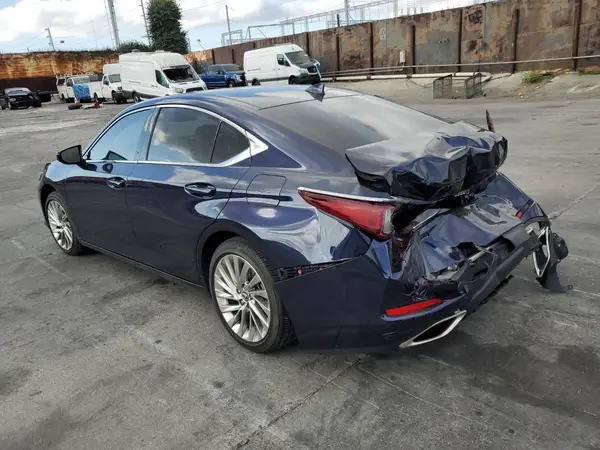 58AEZ1B19LU053594 2020 LEXUS ES - Image 2