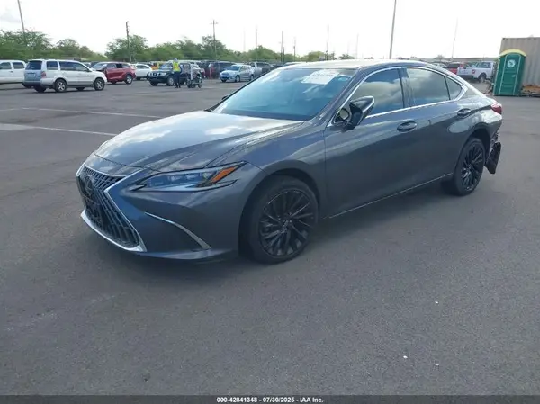 58AEZ1B19NU138017 2022 LEXUS ES - Image 2