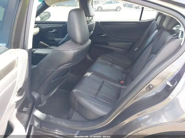 58AEZ1B19NU138017 2022 LEXUS ES - Image 8