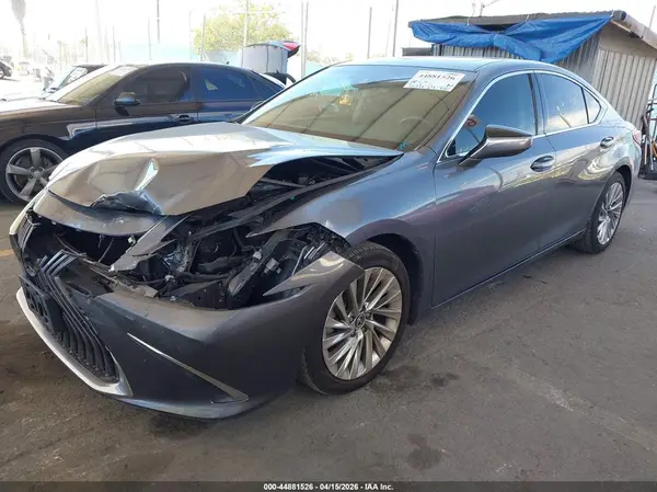 58AEZ1B1XLU052499 2020 LEXUS ES - Image 2