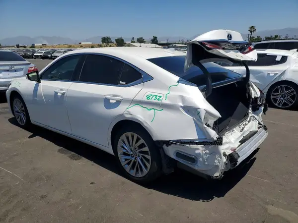 58AEZ1B1XLU053426 2020 LEXUS ES - Image 2
