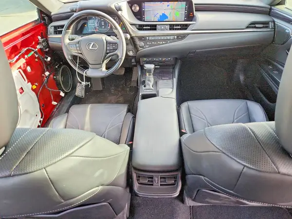 58AEZ1B1XLU070064 2020 LEXUS ES - Image 8