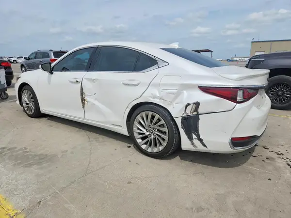 58AF21B13LU009227 2020 LEXUS ES - Image 2
