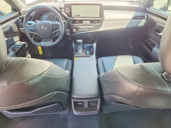 58AFA1C10PU030642 2023 LEXUS ES - Image 8