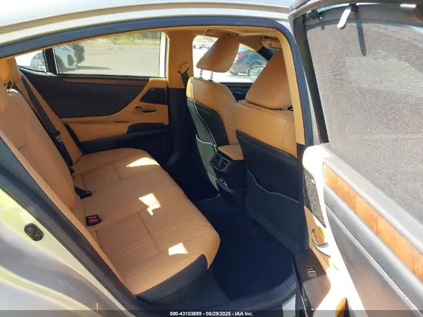58AFA1C12NU014438 2022 LEXUS ES - Image 8